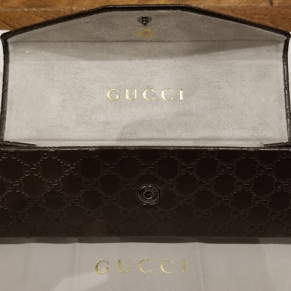 Gucci sunglass case - Picture 3 of 4